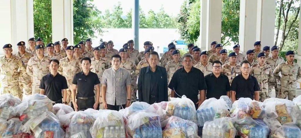 ผู้ว่าฯ น่าน มอบถุงยังชีพ ขอบคุณและส่งกำลังใจสมาชิก อส. หลังภารกิจช่วยเหลือผู้ประสบอุทกภัยคลี่คลาย