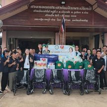 มูลนิธิธรรมนัส พรหมเผ่า ส่งมอบความห่วงใยถึงประชาชนกลุ่มเปราะบางและผู้สูงอายุในพื้นที่บ้านเมืองจัง อำเภอภูเพียง จังหวัดน่าน หลังได้รับผลกระทบจากอุทกภัยเมื่อเดือนสิงหาคมที่ผ่านมา พร้อมมอบถุงยังชีพและสิ่งของเครื่องอุปโภคบริโภค เพื่อบรรเทาความเดือดร้อนและช่วยให้ประชาชนสามารถกลับมาใช้ชีวิตประจำวันได้ตามปกติโดยเร็ว