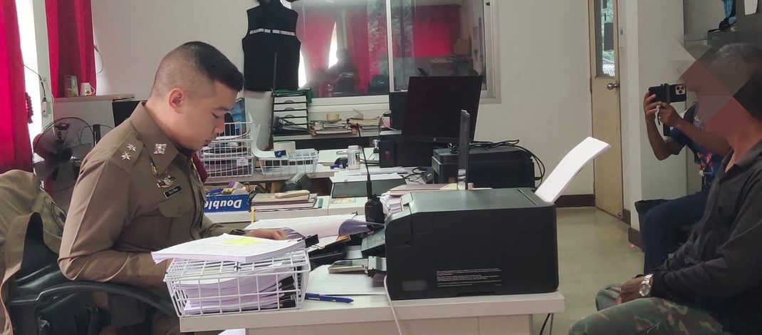 ชาวบ้านนาปลากั้งฯ นำหลักฐานมอบตำรวจ ขอให้ตรวจสอบกรณีตัดไม้ในพื้นที่สาธารณะ 59 ไร่