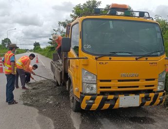 ปราจีนบุรี ถนน359พังรถตกหลุมยางแตกทั้งคืน