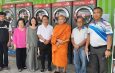 ปทุมธานี ฮือฮานำน้ำมนต์หลวงปู่ศิลาใส่แทงก์น้ำร้านซักอบรีดเพื่อคนมาใช้บริการเกิดโชคลาภขณะที่พระพรหมให้โชคคนเกือบทั้งตลาด