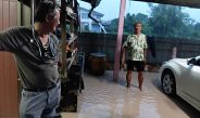 นครนายก – ลุงสุดเซ็งน้ำท่วมบ้านข้าวของเสียหายไร้หน่วยงานช่วยเหลือ