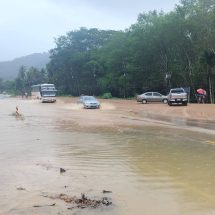 พังงา- อำเภอคุระบุรีอวบหนักฝนตกน้ำไหลเข้าท่วมบ้านเรือนประชาชน30หลังคาเรือนเจ้าหน้าที่เร่งอพยพชาวบ้านอยู่ในที่ปลอดภัย