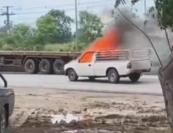 ปราจีนบุรี ระทึก!ไฟไหม้รถลุงช็อคกู้ภัยหามส่งโรงพยาบาล