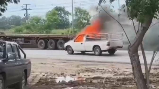 ปราจีนบุรี ระทึก!ไฟไหม้รถลุงช็อคกู้ภัยหามส่งโรงพยาบาล