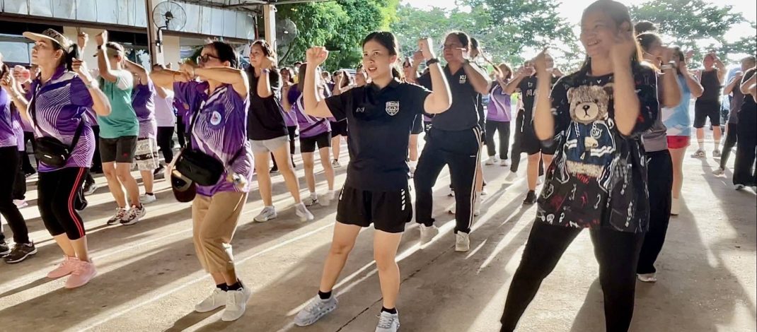 นครนายก – นายอำเภอพาเต้นแอโรบิก ขยับกาย เสริมสุขภาพ สร้างความสุขให้ชุมชน