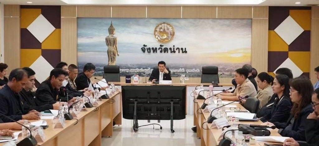 จังหวัดน่านจับมือภาครัฐ–เอกชน เดินหน้าขับเคลื่อนเศรษฐกิจ เร่งผลักดันโครงสร้างพื้นฐาน–สาธารณูปโภค พร้อมฟื้นฟูรถรางนำเที่ยว ส่งเสริมการท่องเที่ยวเมืองน่าน