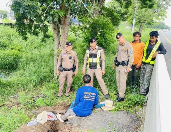 จับคาเกาะกลางถนนสายเอเชีย หัวขโมยนั่งขุดดิน ยาว 30 เมตรตัดสายไฟขาย พบอุปกรณ์เพียบ–ยาบ้า 7 เม็ด