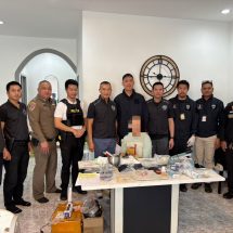 ตำรวจสนธิกำลัง บุกค้นบ้านพักย่านพัทยา รวบหนุ่มมะกันเปิด “แล็ปปรุงยาอี” ยึดของกลางยาเสพติดจำนวนมาก จ่อขยายผล