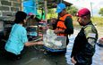 ลพบุรี ด่วนทหารเร่งช่วยประชาชนขนของหนีน้ำหลังเขื่อนเจ้าพระยาเพิ่มการระบายลงคลองชัยนาทป่าสัก