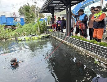 ปทุมธานี หวิดวางมวย! ชาวบ้านโต้เถียงรองนายก อบต.คลองสาม ปมเร่งสูบน้ำท่วมช่วยชาวบ้าน