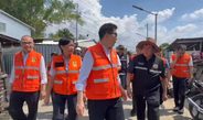 ปทุมธานี นายกบ้านใหม่รับมือระบายน้ำรังสิตลงเจ้าพระยา ผู้ว่าฯ หวั่นรับน้ำองครักษ์กระทบรังสิต “รองนายกฯ” เตรียมปรับแผนเชื่อมระบบระบายน้ำช่วยนครนายก