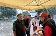 ปทุมธานี บรรยากาศการลงทะเบียนขอรับเงินช่วยเหลือผู้ประสบอุทกภัยคึกคักด้านนายก อบต.โวยการลงทะเบียนผ่านแอปแล้วมาส่งข้อมูลให้ท้องถิ่นเกิดการซับซ้อน