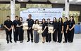 จิตอาสาจังหวัดแม่ฮ่องสอน ร่วมประดิษฐ์ดอกไม้จันทน์ เพื่อร่วมเป็นส่วนหนึ่งในการเตรียมความพร้อมพิธีถวายดอกไม้จันทน์ของประชาชนในส่วนภูมิภาค เนื่องในงานพระราชพิธีถวายพระเพลิงพระบรมศพ สมเด็จพระนางเจ้าสิริกิติ์ พระบรมราชินีนาถ พระบรมราชชนนีพันปีหลวง
