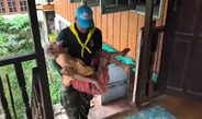 ลพบุรี ทหารเร่งเคลื่อนย้ายผู้ป่วย สิ่งของหนีน้ำหลังฝนตกระดับน้ำเพิ่มสูงขึ้นต่อเนื่อง