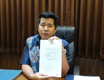 ปทุมธานี นายกฯบางคูวัด แจง 3 ปมร้อน ยันปืนคนละกระบอก-ลูกจ้างลาออกเอง ไม่ได้ถูกไล่ออก สั่งตั้ง กก.สอบใน 7 วัน