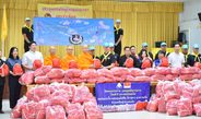 วัดพระธรรมกาย–มูลนิธิธรรมกาย ผนึกกำลัง ตชด.ภาค 1–อำเภอหนองเสือ มอบถุงยังชีพ 500 ชุด ช่วยผู้ประสบอุทกภัยกลุ่มเปราะบาง