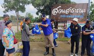 กาญจนบุรี : เร่งเก็นกู้แพล่องแพพัก จำนวน 6 หลัง ที่หลุดไปติดสะพานแม่กลอง ส่วนจุดสกายวอล์คกาญจน์ ร้านค้ายังคึกคัก ปภ.แจ้งเตือนด่วนผ่าน Cell Broadcast! เขื่อนท่าทุ่งนาเตรียมระบายน้ำ ระดับพุ่ง 1-1.5 เมตร ชาวบ้านริมน้ำผวา ประธานสภาท่องเที่ยวจังหวัดกาญจนบุรี ไลท์สดแจ้งเตือนทันที