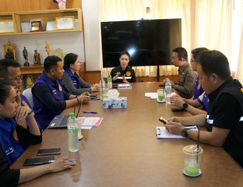 กาญจนบุรี : พ่อเมืองกาญจน์ สั่งลุยตรวจสถานประกอบธุรกิจโรงแรม ทั่วจังหวัด โรงแรมหรูระดับ 3 ดาว ริมน้ำแม่กลอง โดนแล้ว 1 แห่ง พบผู้ถือหุ้นเป็น ไทย-เกาหลี