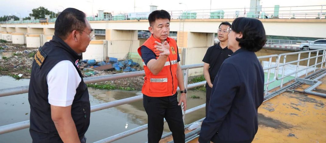 ผู้ว่าฯ กาญจน์ ลงพื้นที่เขื่อนแม่กลอง ดึง ชลประทาน-กฟผ. ปรับสมดุลการระบายน้ำ เร่งช่วยแพพัก-กระชังปลา หลังระดับน้ำแควน้อยลดกระทันหัน