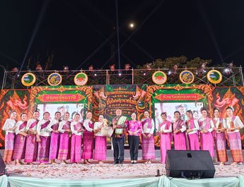 หนองคาย งานบั้งไฟพญานาคโลก 2569 พร้อมรับนักท่องเที่ยวเฝ้าชมปรากฏการณ์ “บั้งไฟพญานาค” นางรำกว่า 500 คน จาก 62 หมู่บ้าน ร่วมฟ้อนเปิดเทศกาลออกพรรษาและบั้งไฟพญานาคโลกอย่างยิ่งใหญ่ พร้อมต้อนรับนักท่องเที่ยวเฝ้าชมปรากฏการณ์ “บั้งไฟพญานาค” คืนนี้