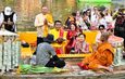 ลพบุรี อลังการสืบสานประเพณีลอยผ้าป่าทางเรือชาวมอญบางขันหมากลพบุรี