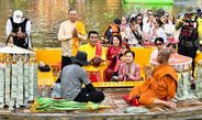 ลพบุรี อลังการสืบสานประเพณีลอยผ้าป่าทางเรือชาวมอญบางขันหมากลพบุรี