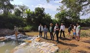 น่าน – สส.ประสิทธิ์ ลงพื้นที่บ้านป่าแดด รับฟังความเดือดร้อนชาวบ้านกว่า 1,000 คนประสบปัญหาขาดแคลนน้ำ เร่งประสานแก้ระบบประปา–ขุดลอกลำน้ำพงษ์