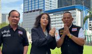 “เปิ้ล จารุณี” ร้องกองปราบฯ ขอความเป็นธรรม หลังเผชิญปัญหากับโกดังข้างบ้านนานหลายปี เผยได้รับผลกระทบจากการจอดรถและการขนส่งสินค้า เคยมีเหตุรถยนต์เสียหายและมีการดำเนินคดีแล้วบางส่วน กังวลแผนก่อสร้างอาคารเพิ่มเติมใกล้บ้าน จนส่งผลกระทบต่อการใช้ชีวิต