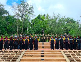 (สุรินทร์) สมาคมแม่บ้านทหารบก มทบ.25 ผนึกกำลัง อผศ.สุรินทร์ ลงพื้นที่ให้กำลังใจสู่ชายแดน “ปราสาทตาควาย” เชิดชูเกียรติวีรชน มอบขวัญและกำลังใจนักรบผู้เสียสละ