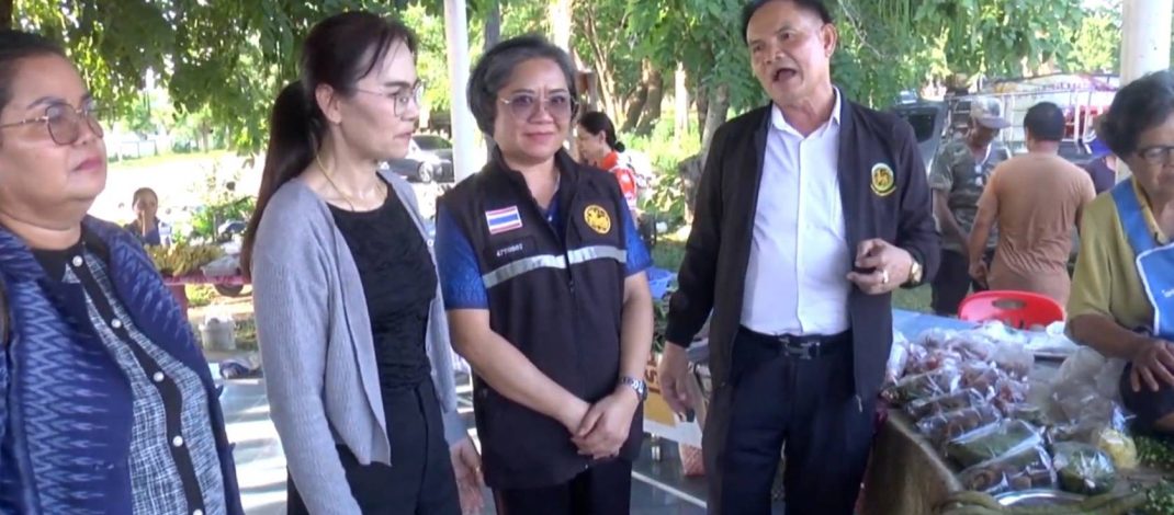 สกลนคร นายก ทต.หนองหลวงเปิดศาลา 8 เหลี่ยมให้ชาวบ้านขายสินค้าฟรี