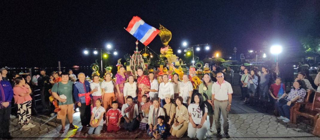 “กัปตันพู่–น้องบีม” นำทัพกว่า 100 นางรำ บวงสรวงพญาศรีสัตตนาคราช ชาวนครพนมแห่ต้อนรับฮีโร่ลูกยางแน่นริมโขง