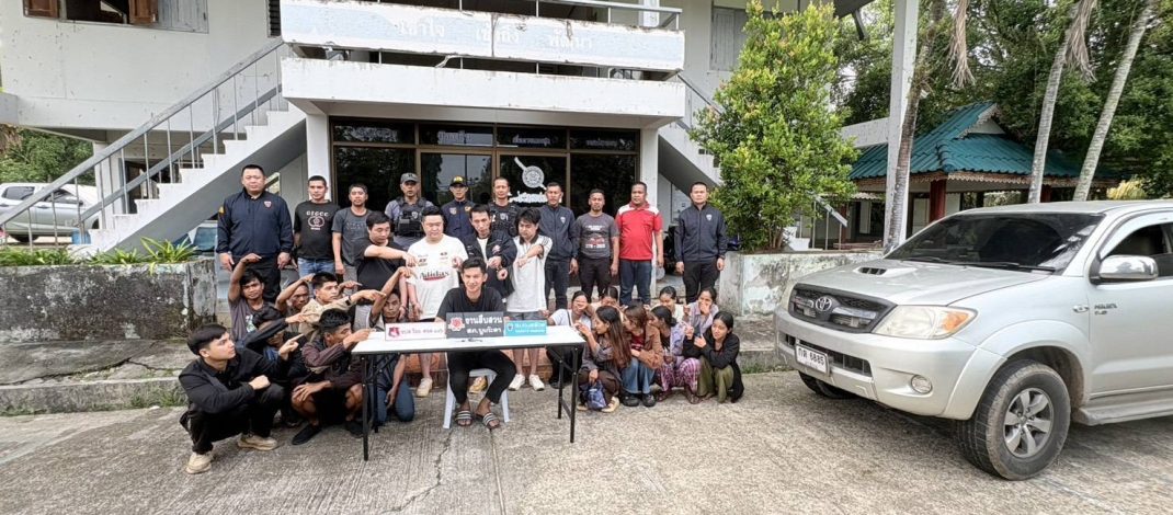 ตม.นราฯเปิดแผนยุทธการเอกซเรย์พื้นที่แนวชายแดน ร่วมหน่วยความมั่นคงจับกุมแรงงานต่างด้าว 21คนพร้อมคนไทย 1 คนให้การช่วยเหลือคาบ้านเช่า