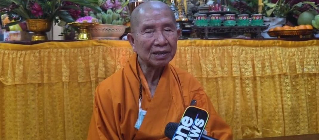 กาญจนบุรี : เจ้าอาวาสวัดถาวรวรารามรับมือมวลน้ำหลากผ่านพระตำหนักได้ทันท่วงที ไร้ความเสียหาย พพร้อมเชิญชวนนักท่องเที่ยวร่วมสักการะสิ่งศักดิ์สิทธิ์