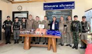ตำรวจแม่จัน สกัดรถต้องสงสัยที่ด่านกิ่วทัพยั้ง ขยายผลค้นบ้านพบยาบ้ากว่า 1.44 แสนเม็ด รวบ 2 ผู้ต้องหา เตรียมส่งต่อเครือข่ายที่พะเยา